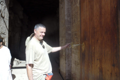 35-Met-de-sleutel-van-de-poort