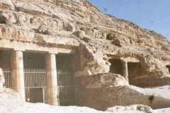 Ingang-graf-van-Chnumhotep