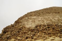 Knikpiramide-2