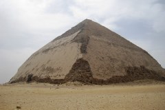 Knikpiranide-Snofroe-Dahshur-2