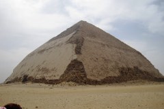 Knikpiranide-Snofroe-Dahshur