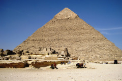 Chefren-piramide-met-dodentempel