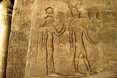 014-Edfu-tempel-binnenplaats-Kopie