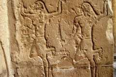 015-Edfu-tempel-binnenplaats-Kopie