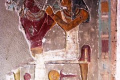 37-El-Kab-tombe-van