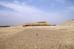 Hoeni-piramide-mastaba-van-Sjepseskaf