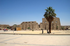 Dag-13-Karnak-002.Vivid_shr