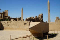 Dag-13-Karnak-256.VividShare