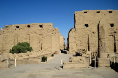 Dag-13-Karnak-396.Vivid_