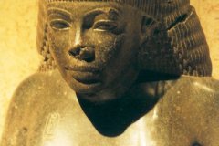 017.-Detail-van-het-beeld-van-Amenhotep-zoon-van-Hapoe