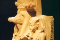 026.-Beeld-van-albast-van-Amenhotep-III-Detail