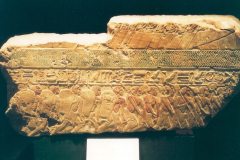 131.relief-met-soldaten-19-05-04