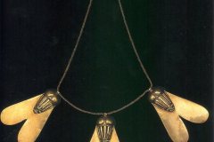 132.-Gouden-vliegen-van-Koningin-Ahotep