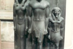 24.-Triade-van-Menkaure