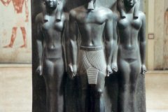 26.-Triade-van-Menkaure