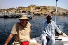 001-Op-de-boot-naar-Philae