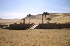 01-Oenas-daltempel-5de-dynastie
