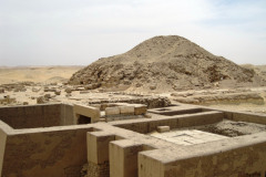 04-Oenas-piramide-5de-dynastie