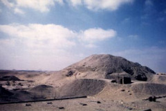 1-Piramide-van-Teti