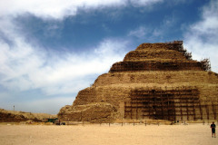 03-trappiramide-van-Djoser