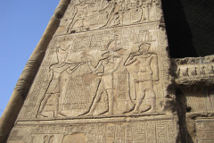 03-Esna-tempel-buitenkant
