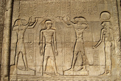 04-Esna-tempel-buitenkant