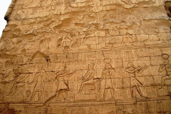 09-Esna-tempel-buitenkant