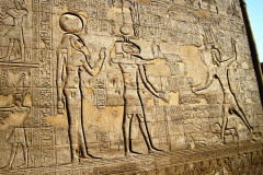 16-Esna-tempel-buitenkant