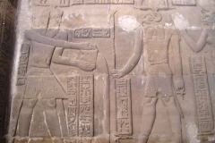 22-Esna-tempel-binnen