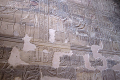 23-Esna-tempel-binnen