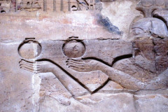 26-Esna-tempel-binnen