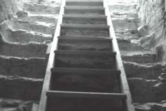 01-De-trap-van-KV21