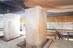 06-KV34-De-muren-spreken-Voorkamer