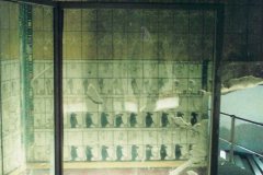 07-KV34-De-muren-spreken-Voorkamer