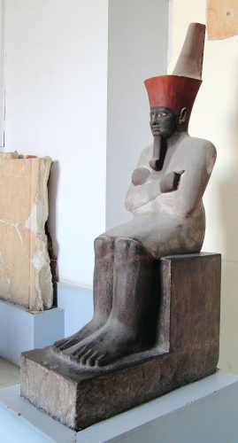 Mentuhotep_II_Seated