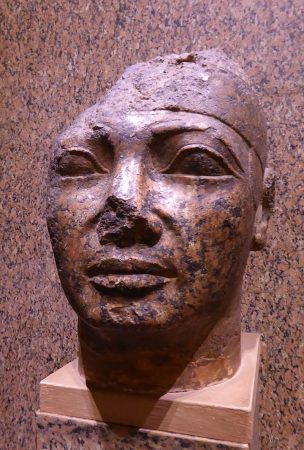 Shebitku_portrait,_Aswan_Nubian_museum