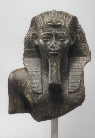 Psamtik_I_Bust_from_Statue_of_a_King_MET_EGX.358