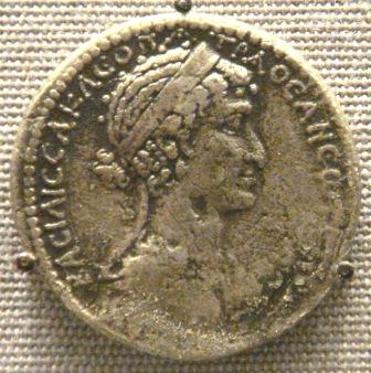 Cleopatra_VII_tetradrachme_Syria_mint