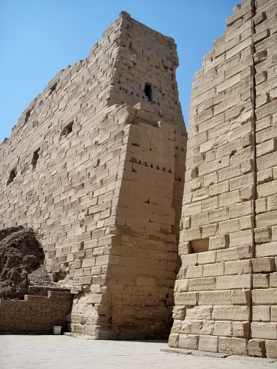 Nectanebo_I_Karnak_1._Pylon_05