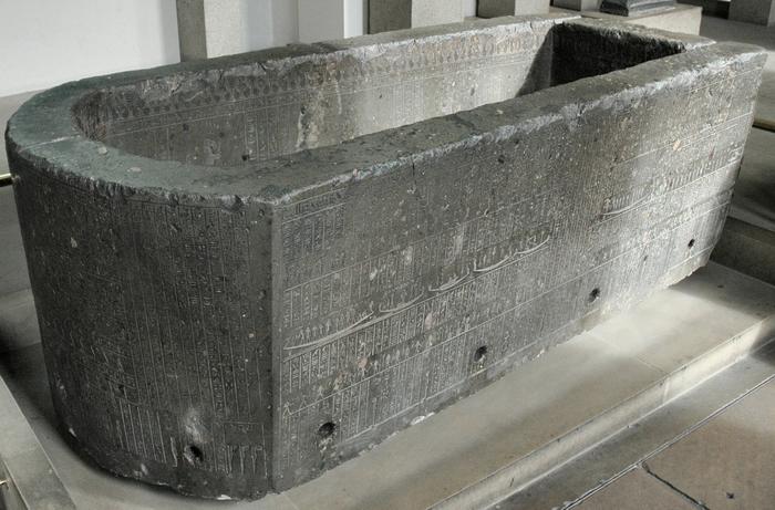 Saqqara,_Sarcophagus_of_Nectanebo_II_(never_used),_British_Museum