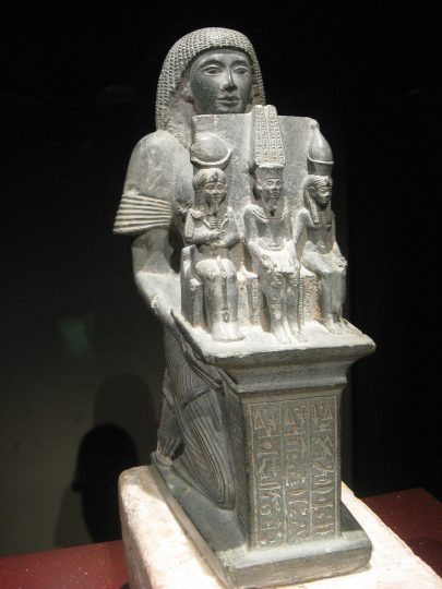 Ramessesnakht_Theban_Triad_Statue
