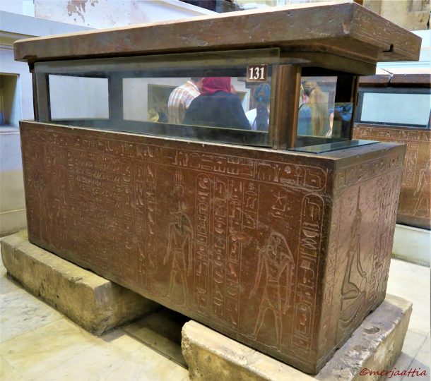 Hatsjepsoet-Quartz_sarcophagus