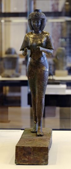 Karomama_-_Musée_du_Louvre_Antiquités_égyptiennes_N_500_;_CC_243 Karomama_-_Musée_du_Louvre_Antiquités_égyptiennes_N_500_;_CC_243